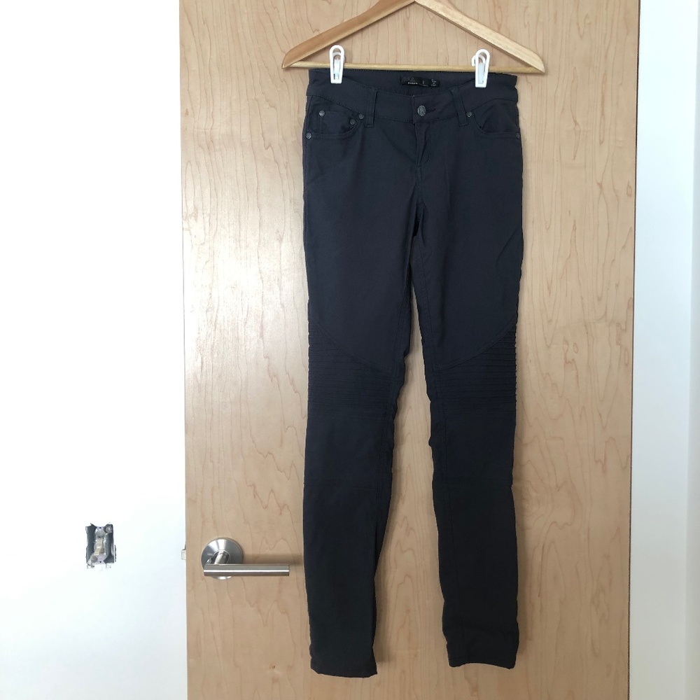 Prana Brenna Pant
